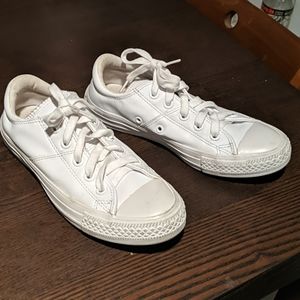 Low too white converse